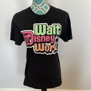 Walt Disney World Logo Graphic T Shirt size Small NEW